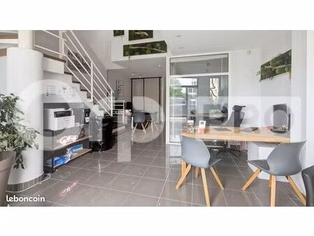 bureau 100 m²
