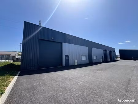 local d'activité 654 m²