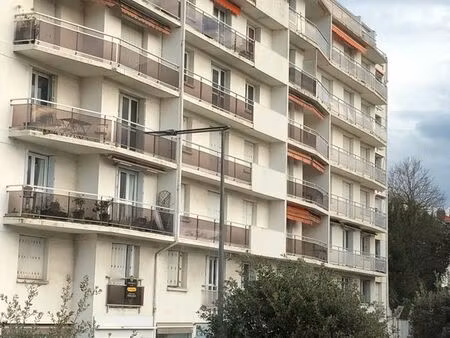 particulier vend biarritz centre t2 parking et cave