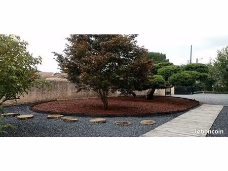 maison familiale avec jardin et terrasses – environnement calme proche de pau