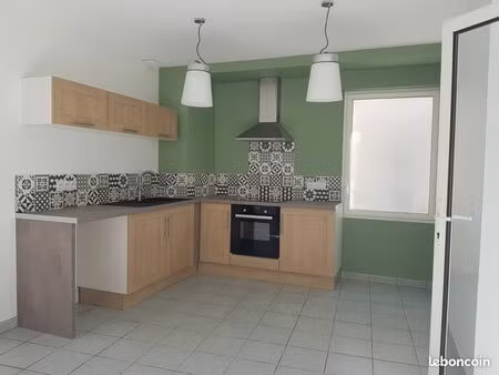 appartement t3 centre bourg de candé