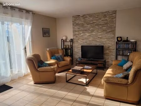 maison lumineuse et spacieuse t5