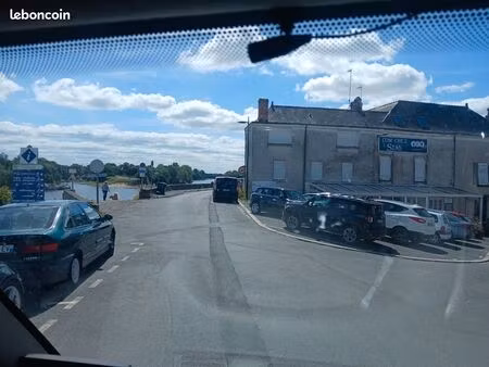 hangar lumière et parking