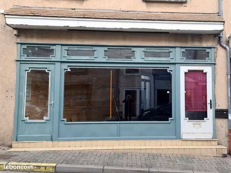 local commercial centre-ville courpière 60m²