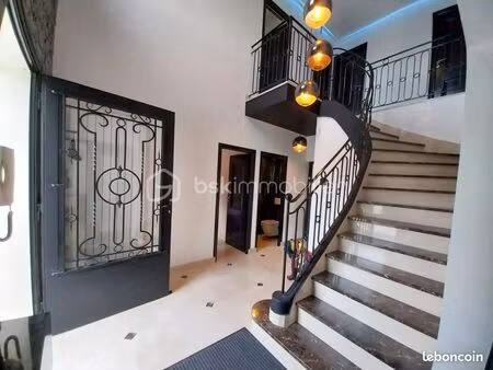 maison 6 pièces 165 m²