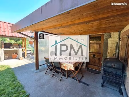 maison 7 pièces 234 m²