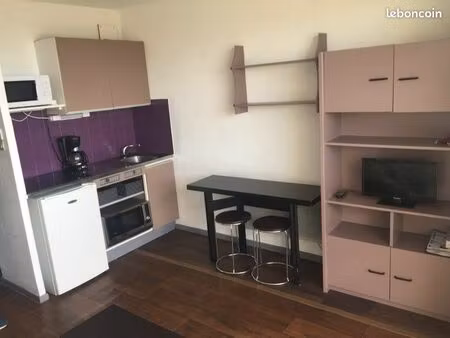studio cabine meublé