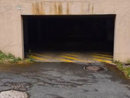 place de parking voiture ou moto en souterrain ■rue larévellière angers proche de géant