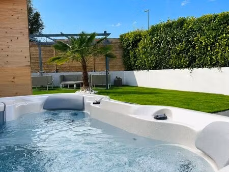saint-herblain bourg – maison rénovée  suite parentale et jacuzzi