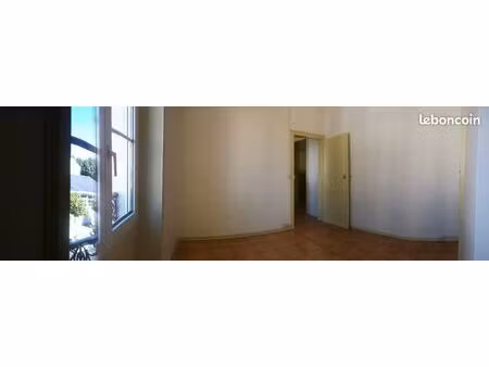 location t2 vide -en centre ville  quartier agréable  la doutre