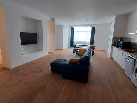 sans frais d’agence  chambre dans très beau t4 plein centre refait à neuf  toutes charges 