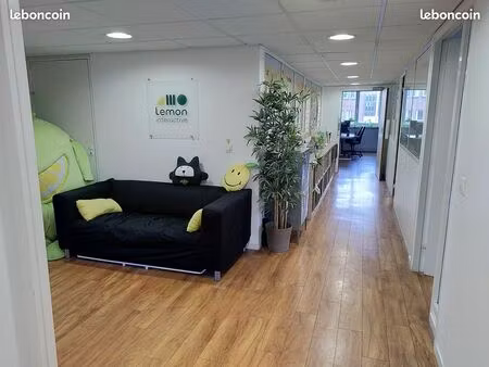 bureaux rénovés 204m² proche v2  parking privé