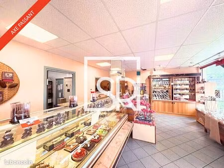 local commercial 635 m² aubiere