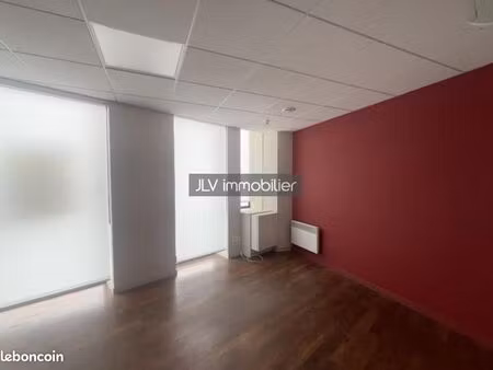 local 150 m²