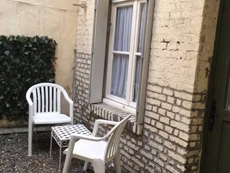 maisonnette 10m2 au calme hyper centre avec mezzanine et jouissance terrasse