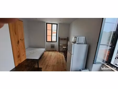 a louer trés joli studio meublé