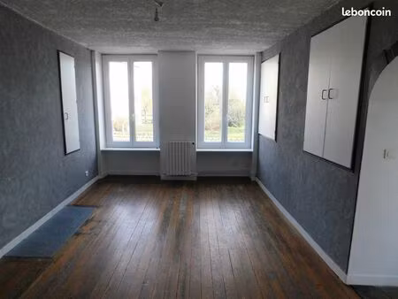 appartement 52.35 m2 trois pièces 1 étage + terrasse + parking