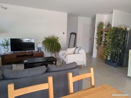 maison olein pied au calme