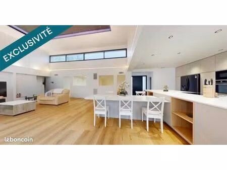 villa 8 pièces 153 m²