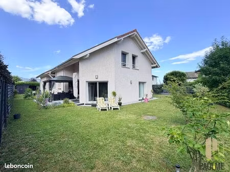 villa 6 pièces 192 m²