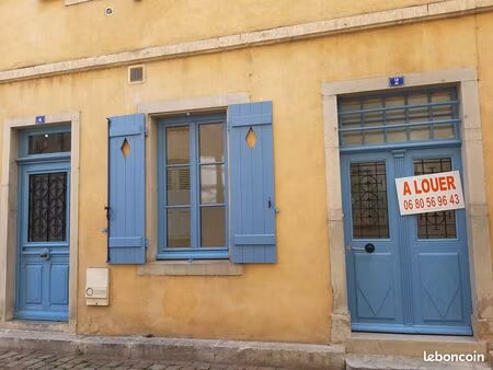 local commercial au centre de cluny