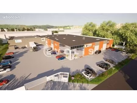local d'activité 1 305 m²