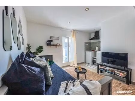 location longue durée studio totalement rénové et équipé