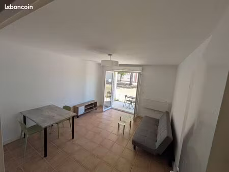 t2 meublé lumineux et cosy piscine salle de sport
