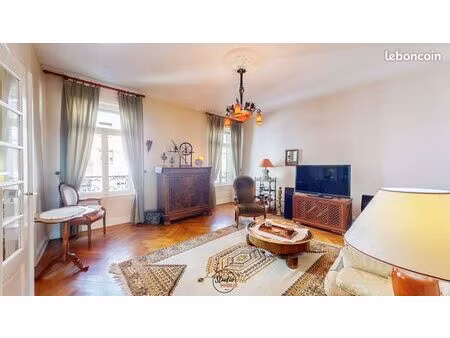 studio 4 pièces 92 m²