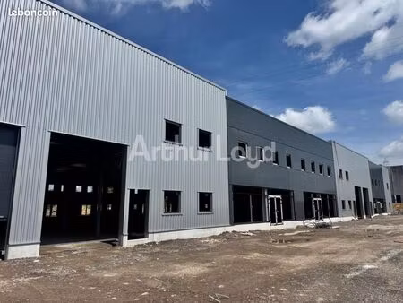 local industriel 5 520 m²