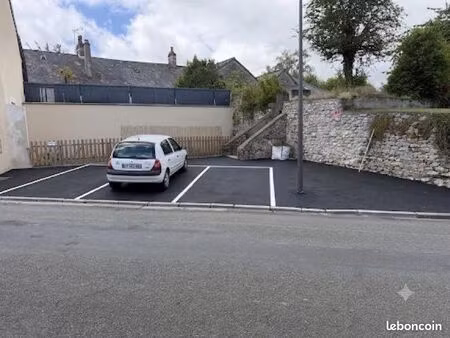 emplacement pour distributeur - centre bourg