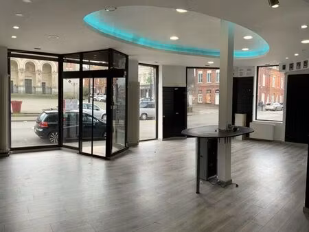 local commercial 100 m² plus 72 m² de cave