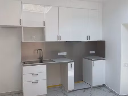 maison de bourg rénovée 80 m² – 3 chambres – centre de lassay-les-châteaux