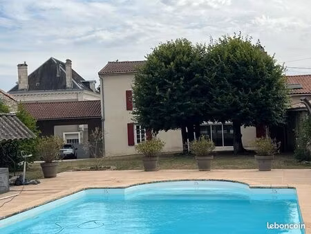 maison familiale 190 m² – 4 chambres – piscine – terrain arboré 1 980 m²