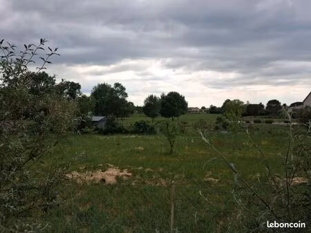 castres  terrain de 1000 m² plat idéalement situé