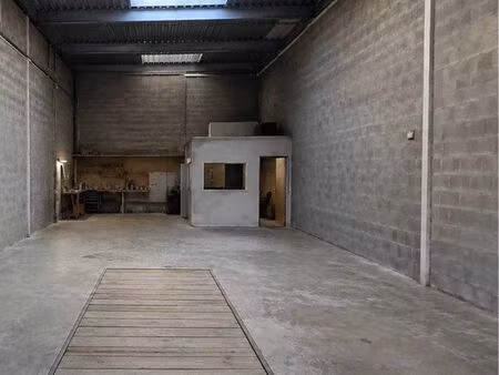 dépôt stockage/atelier