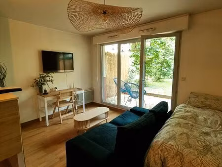 studio + jardin + parking à 6 min à pied de la gare de poissy