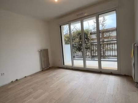 location 2 pièces neuf à chatou – non meublé  lumineux  proche centre ville et transports