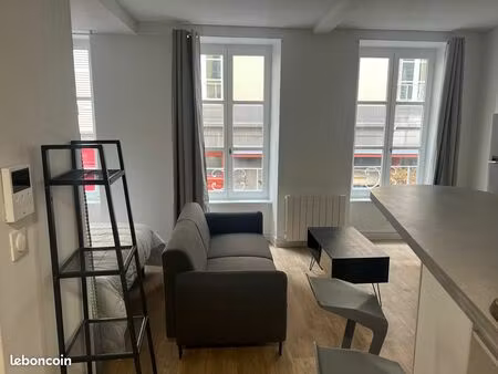 beau studio meublé centre ville