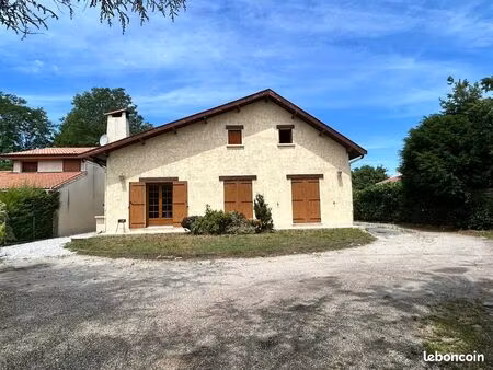 chambre à louer - 17m2 - jardin et parking - 50m du tram b