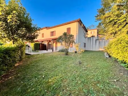 a vendre appartement rénové t3 sarlat