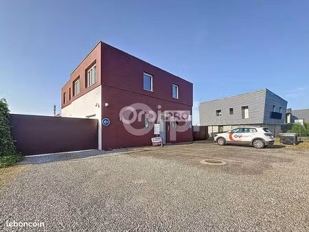 bureau 475 m²