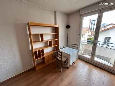 studio proche la rotonde  rue de romagnat