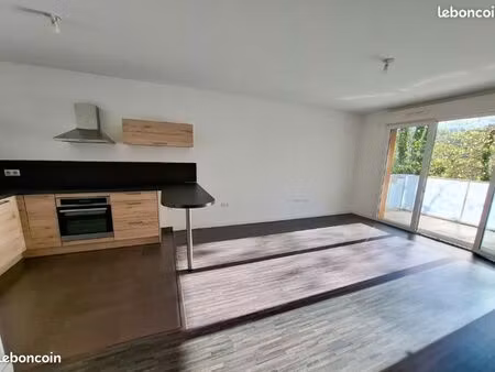 le houlme - appartement t3 récent avec balcon  ascenseur et 2 parkings - 150 000 net vende