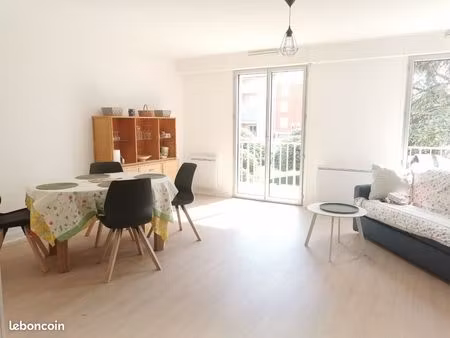 location grand f2 meuble