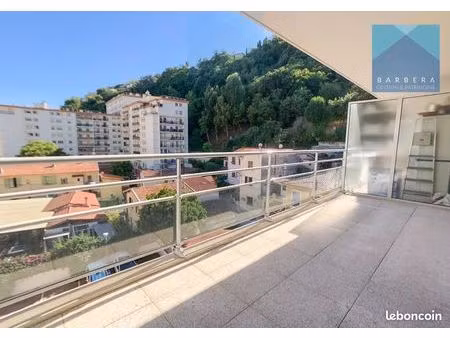 studio 1 pièce 33 m²