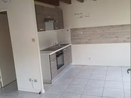 très agréable 3 pièces dans résidence