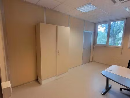 bureau fermé pour multi-activité - 16m²