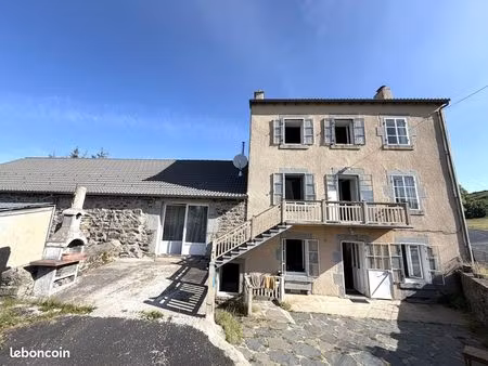 maison 8 pièces 157 m²