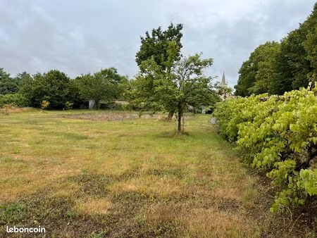 terrain exceptionnnel en plein bourg